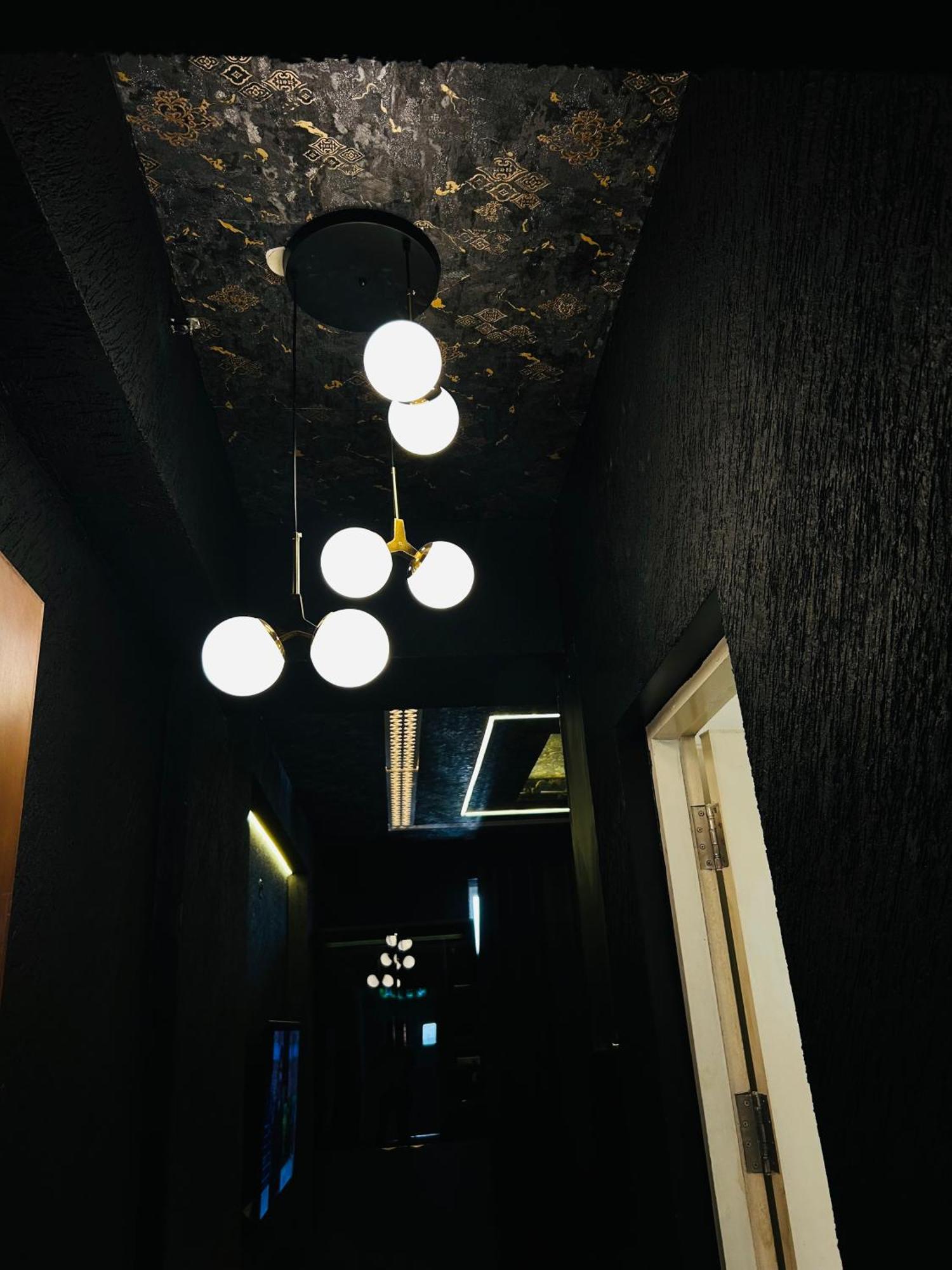Shades Of Black 2 Hotel